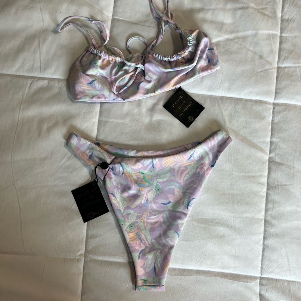 NWT Skatie mariposa bikini set size small